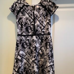 Black and white flower printed dress